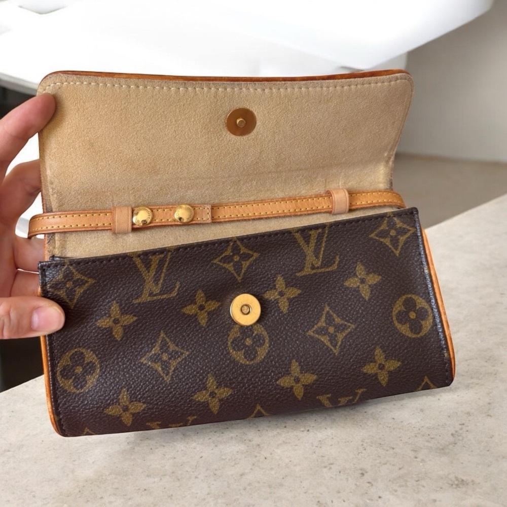 Authentic Louis Vuitton Pochette Twin Monogram Bag Vintage Crossbody - Picture 9 of 13